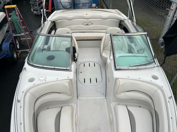 Used 2000  powered Four Winns Boat for sale